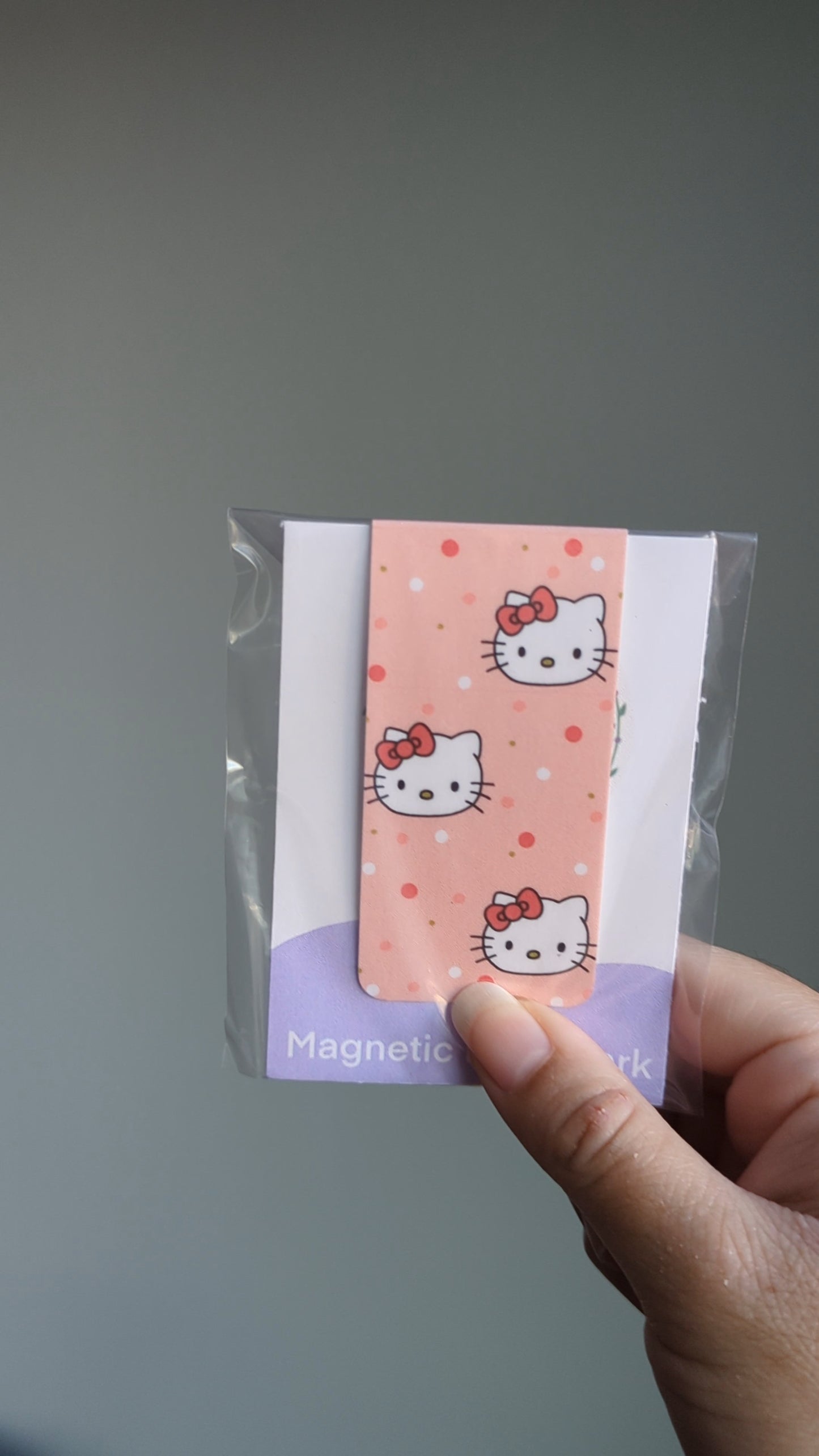 Hello Kitty - Magnetic Bookmark